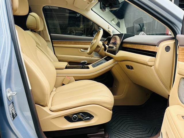 Pre - Owned 2024 AITO M7 Plus Five - seat Rear - wheel Drive Edition