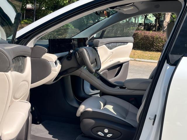 Pre-Owned IM LS6 2023 Model Max Long-Range Version