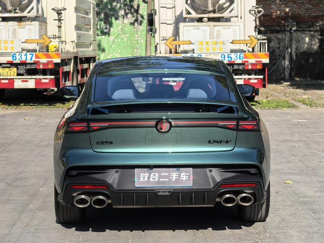 Certificated Pre-Owned Changan UNI-V 2025 Third Generation 2.0T High-Powered Edition - u22413619