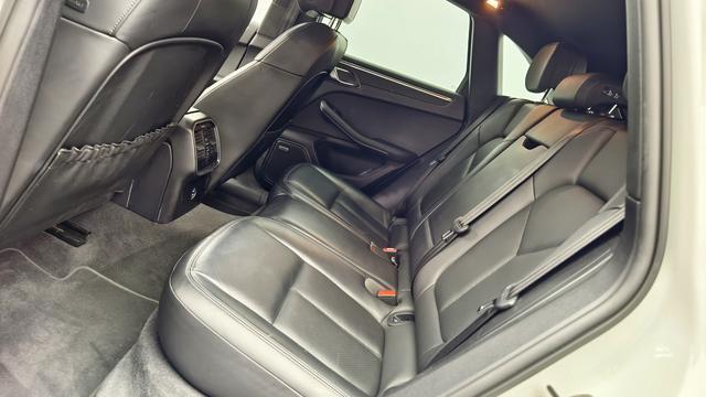 Certificated Pre-Owned Porsche Macan 2020 Macan 2.0T - u22761907