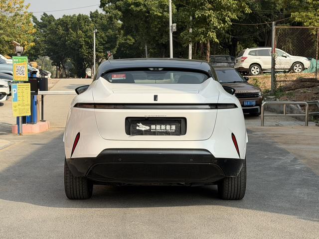 Certificated Pre-Owned AVATR 11 2023 Edition 90kWh Four-Wheel Drive Version -u22504092