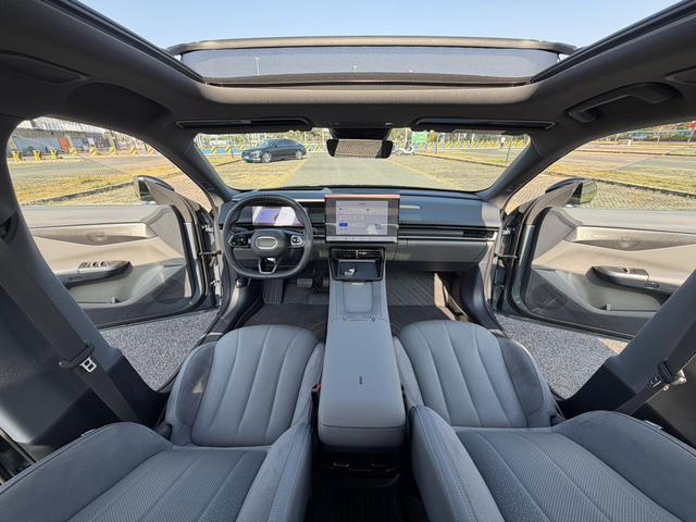 Certificated Pre-Owned Lynk & Co 07 EM-P 2024 126 Long Range Ultra -u22680852