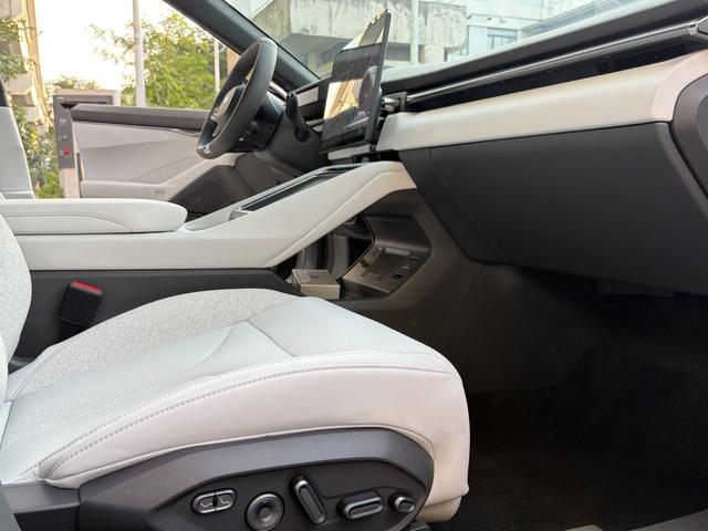 Certificated Pre-Owned XPENG P7 2025 750 4WD High-Performance Ultrau21830326