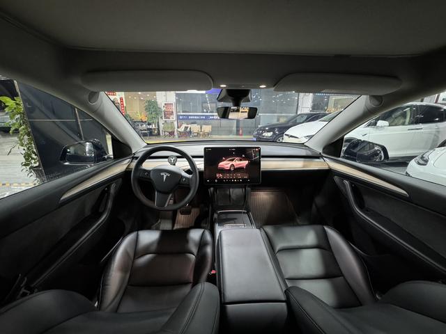 Pre-Owned Tesla Model Y 2022 Rear-Wheel Drive Version