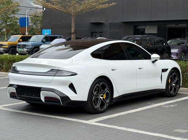 Pre-Owned Xiaomi SU7 2024 Rear-Wheel Drive Standard Long-Range Version