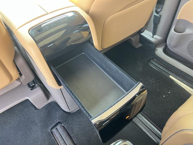 Certificated Used Denza D9 DM 2022 Edition 970 Four-wheel Drive Honor Version