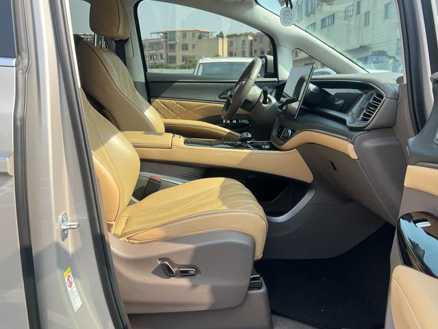 Certificated Used Denza D9 DM 2022 Edition 970 Four-wheel Drive Honor Version