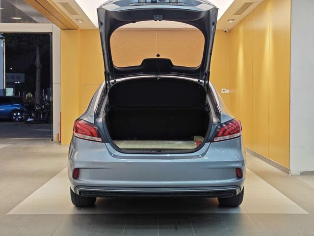 MG6 PHEV d'occasion certifiée, édition 2018, 45T E-Drive, version hybride intelligente avec pilote et connexion Internet.