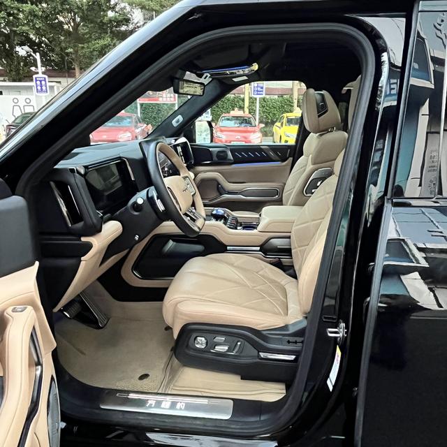 Certificated Used Formula Leopard 8 2025 Brave & Wise Flagship Edition 7-Seater