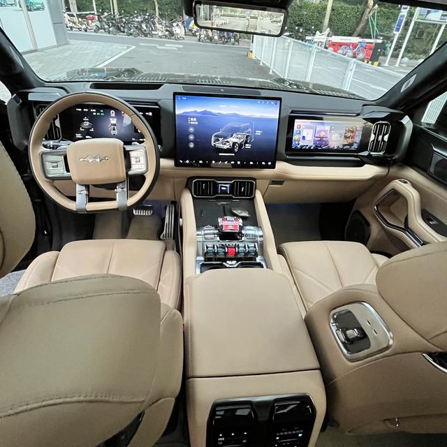 Certificated Used Formula Leopard 8 2025 Brave & Wise Flagship Edition 7-Seater