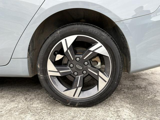 سيارة جيلي إمجراند L HiP 2022 1.5TD-DHT Pro 100KM Super Rui مستعملة معتمدة