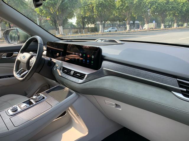 سيارة لينغيو PHEV 2025 بريميوم ليدينغ إيديشن بلس مستعملة معتمدة