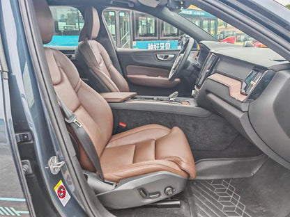 سيارة فولفو XC60 PHEV 2024 T8 AWD Long-Range Inscription Plus مستعملة معتمدة