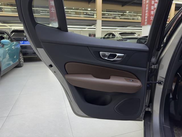 Certificated Used Volvo S60 PHEV 2022 T8 E-Drive Hybrid AWD Inscription Luxury Edition