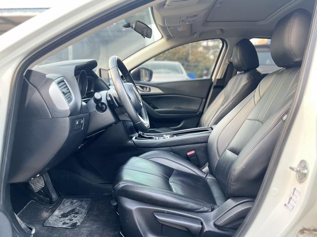 Certificated Used Mazda 3 Axela 2017 Two-Door 2.0L Automatic Luxury Type National V