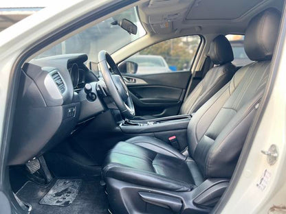 Certificated Used Mazda 3 Axela 2017 Two-Door 2.0L Automatic Luxury Type National V