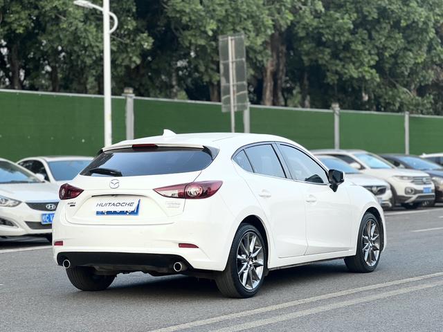 Certificated Used Mazda 3 Axela 2017 Two-Door 2.0L Automatic Luxury Type National V