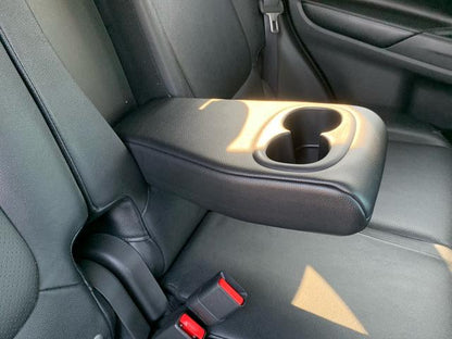 سيارة ميتسوبيشي أوتلاندر 2014 مستعملة معتمدة، سعة 2.4 لتر، دفع رباعي، إصدار فاخر ذو قيمة فائقة، 5 مقاعد