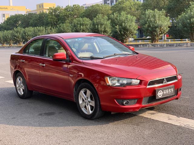 Certificated Used Yishen 2010 Model Fashion Edition 1.8L CVT Comfort