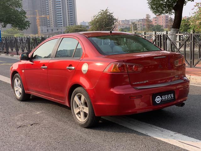 Certificated Used Yishen 2010 Model Fashion Edition 1.8L CVT Comfort