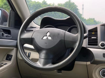 Certificated Used Yishen 2010 Model Fashion Edition 1.8L CVT Comfort