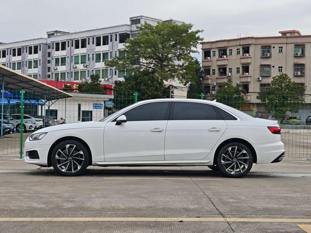 Certificated Used FAW-Audi A4L 2022 40 TFSI Fashion Zhiya Type