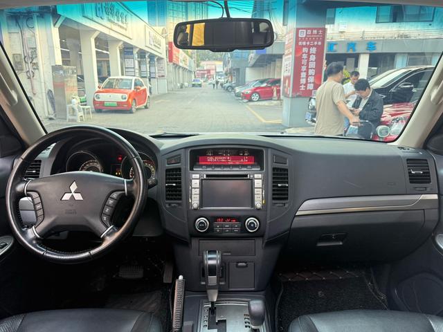 Certificated Used Mitsubishi Pajero (Imported) 2014 Model 3.0L Elite Edition