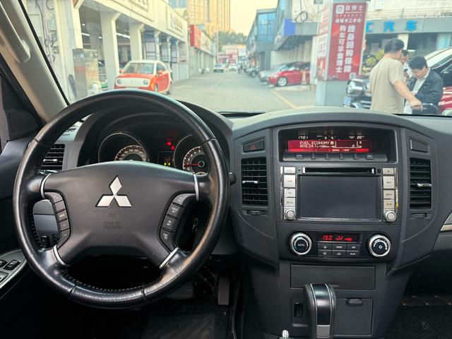 Certificated Used Mitsubishi Pajero (Imported) 2014 Model 3.0L Elite Edition