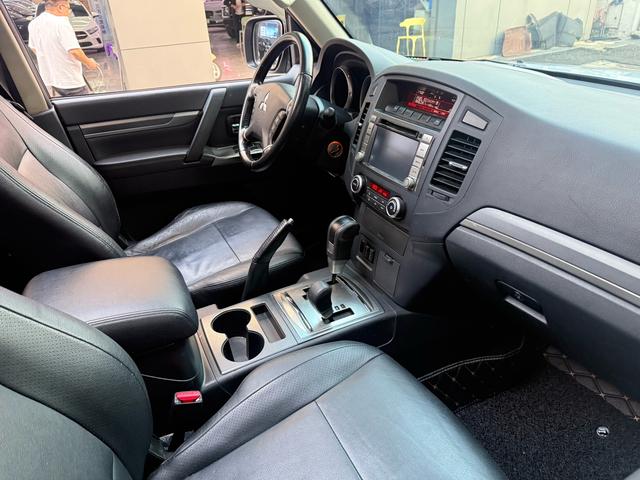 Certificated Used Mitsubishi Pajero (Imported) 2014 Model 3.0L Elite Edition