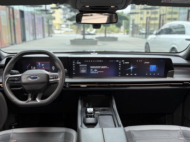 Ford Edge d'occasion certifiée, modèle 2023, Edge L 2.0T EcoBoost, traction intégrale, 7 places, version Ultimate