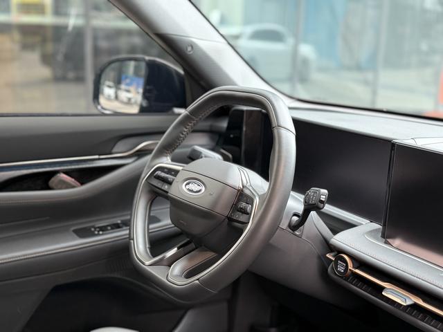 Ford Edge d'occasion certifiée, modèle 2023, Edge L 2.0T EcoBoost, traction intégrale, 7 places, version Ultimate