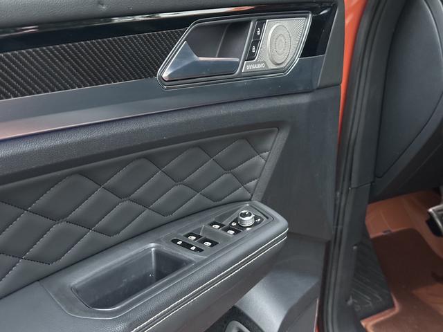 سيارة فولكس فاجن تيرامونت X موديل 2019 من شركة SAIC، سعة 530 لتر، محرك V6، دفع رباعي، إصدار برستيج فلاجشيب، مستعملة معتمدة