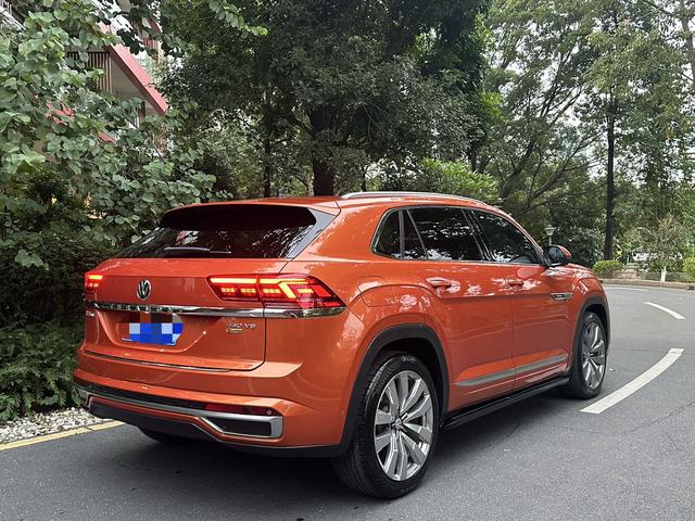 سيارة فولكس فاجن تيرامونت X موديل 2019 من شركة SAIC، سعة 530 لتر، محرك V6، دفع رباعي، إصدار برستيج فلاجشيب، مستعملة معتمدة