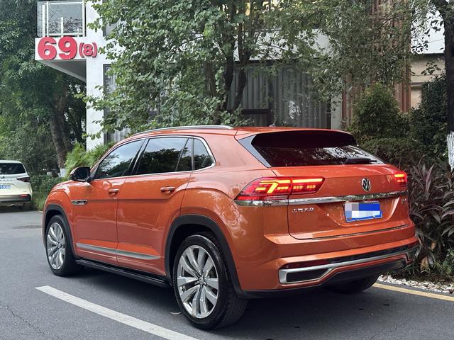 سيارة فولكس فاجن تيرامونت X موديل 2019 من شركة SAIC، سعة 530 لتر، محرك V6، دفع رباعي، إصدار برستيج فلاجشيب، مستعملة معتمدة