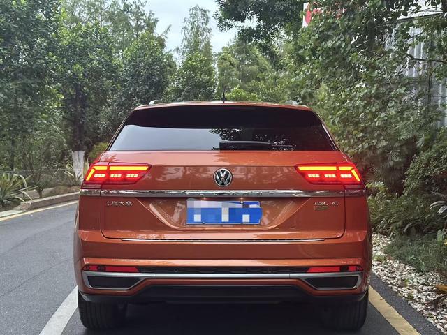 سيارة فولكس فاجن تيرامونت X موديل 2019 من شركة SAIC، سعة 530 لتر، محرك V6، دفع رباعي، إصدار برستيج فلاجشيب، مستعملة معتمدة