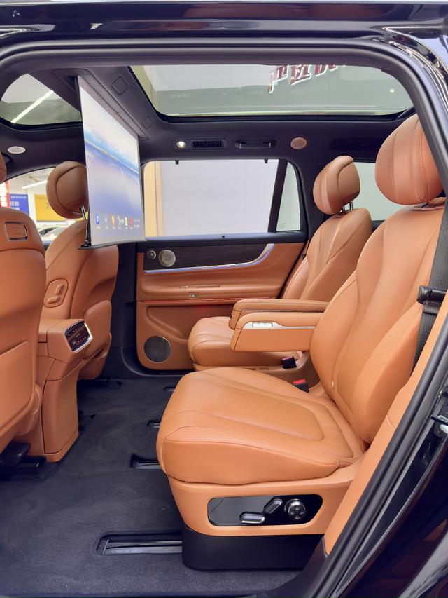 Certificated Pre-Owned Wenjie M9 2024 Extended Range Max Six-Seater Version -u22025047