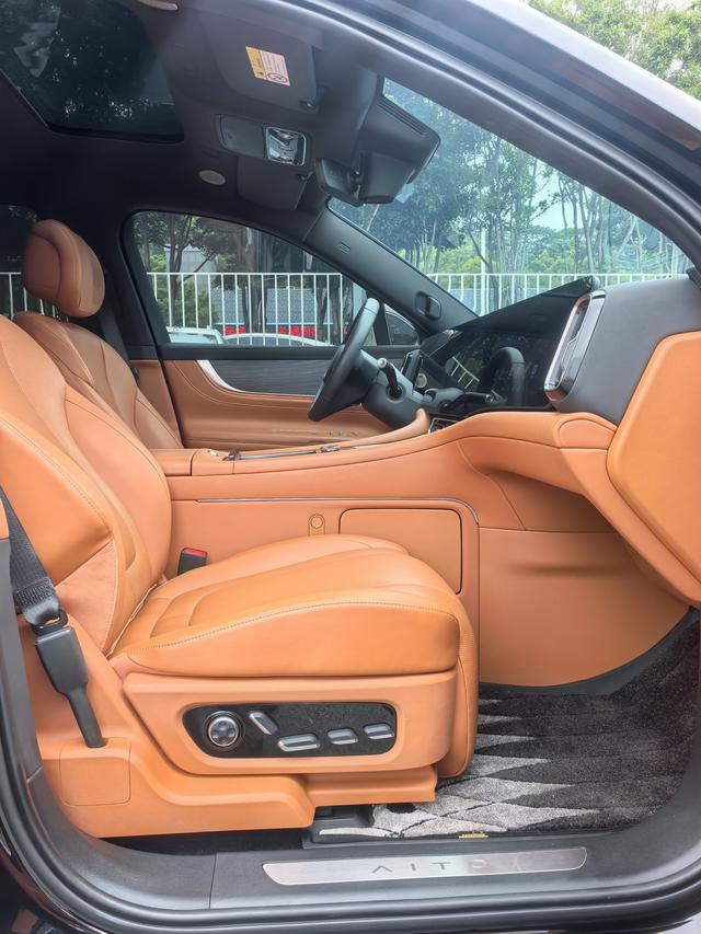 Certificated Pre-Owned Wenjie M9 2024 Extended Range Max Six-Seater Version -u21683184