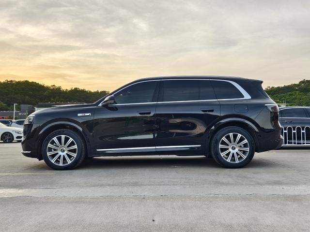 Certificated Pre-Owned Wenjie M8 2025 Extended Range Max Six-Seater Version -u21874263