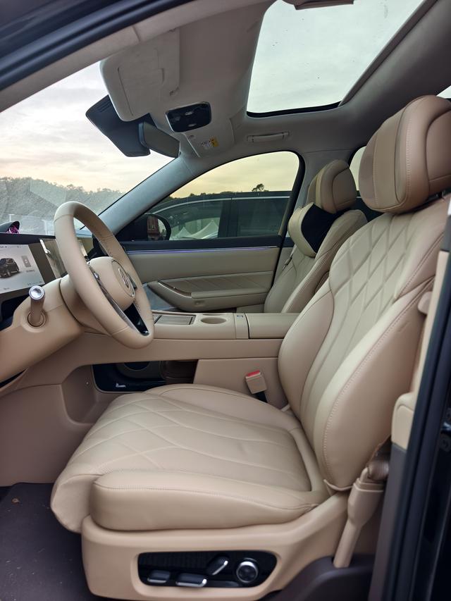 Certificated Pre-Owned Wenjie M8 2025 Extended Range Max Six-Seater Version -u21874263