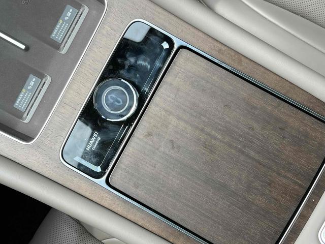 Wenjie M9 2024 d'occasion certifiée, version Ultra cinq places à autonomie étendue -u21982807