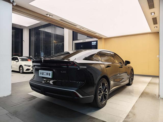 Deepal SL03 2024 200 Max 2e anniversaire Black Gold Knight Edition d'occasion certifiée -u22076073