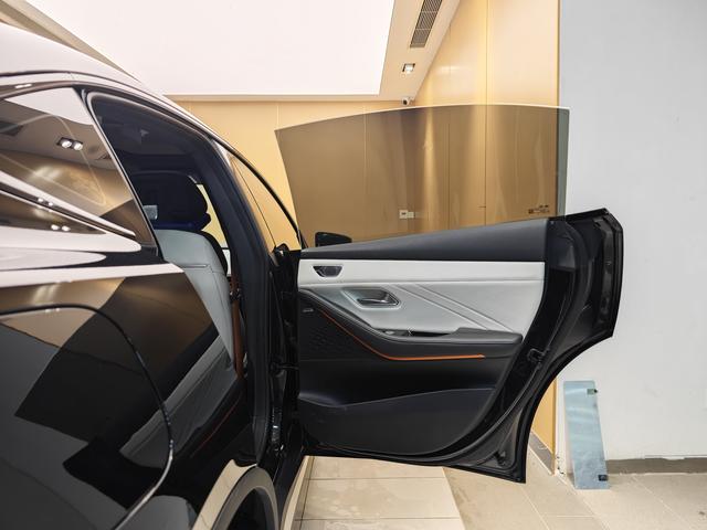 Deepal SL03 2024 200 Max 2e anniversaire Black Gold Knight Edition d'occasion certifiée -u22076073