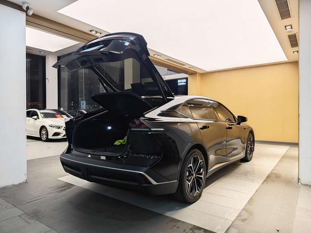 Deepal SL03 2024 200 Max 2e anniversaire Black Gold Knight Edition d'occasion certifiée -u22076073