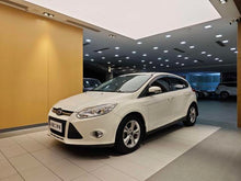 Certificated Used Ford Focus 2012 Model Hatchback 1.6L Automatic Fashion Style Trim