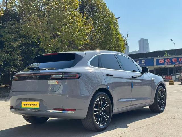 Pre-Owned Wenjie M5 2025 Extended - Range Ultra Rear - Wheel Drive Edition