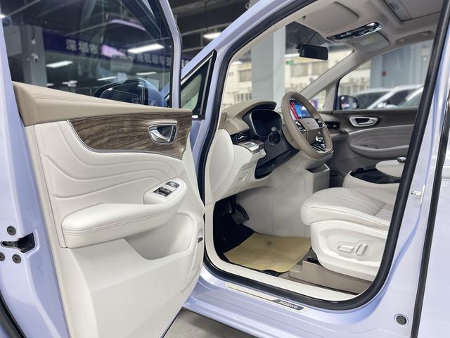 Certificated Pre-Owned Roewe iMAX8 EV 2022 First-Class Platinum Edition -u22532196