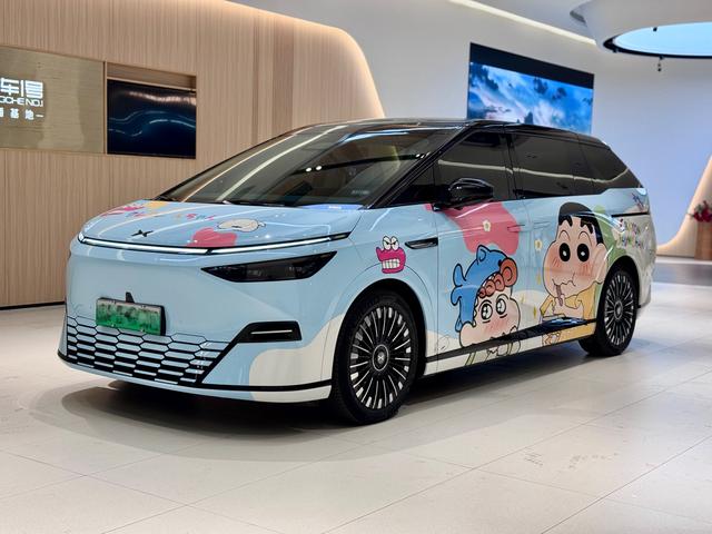 سيارة XPENG X9 2025 كهربائية بالكامل 702 رباعية الدفع عالية الأداء Max-u21633320 مستعملة معتمدة