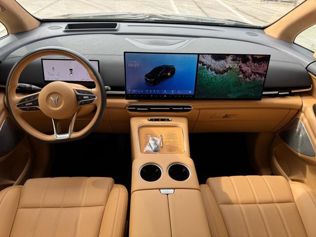 Certificated Pre-Owned VOYAH Dreamer PHEV 2025 Four-wheel Drive Flagship Kunpeng Edition -u22066882