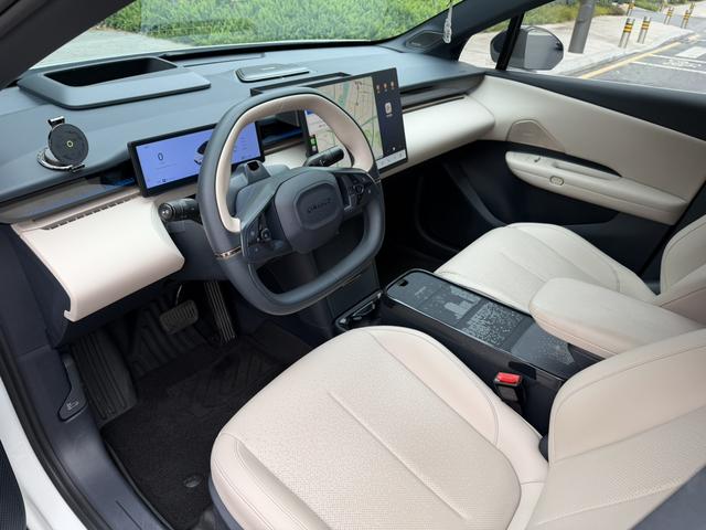 Certificated Pre-Owned Lynk & Co Z20 2025 Edition 530km Rear-Wheel Drive Max -u22547025