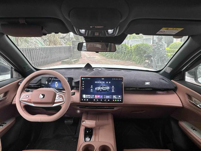 Certificated Pre-Owned Changan UNI-Z PHEV 2024 Blue Whale Intelligent Electric iDD 125KM Excellence Edition -u22066814